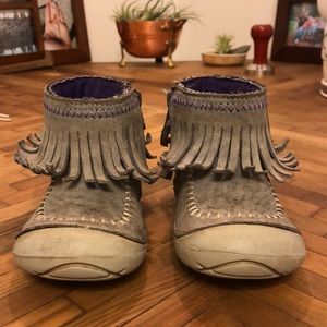 Toddler moccasins.